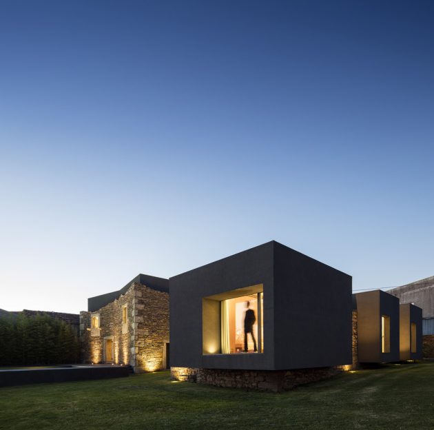 The Old And New Vigário House by AND-RÉ in Portugal (1)