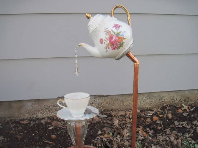 17 Irresistible DIY Teapot Garden Decorations That You Shouldn't Miss 1