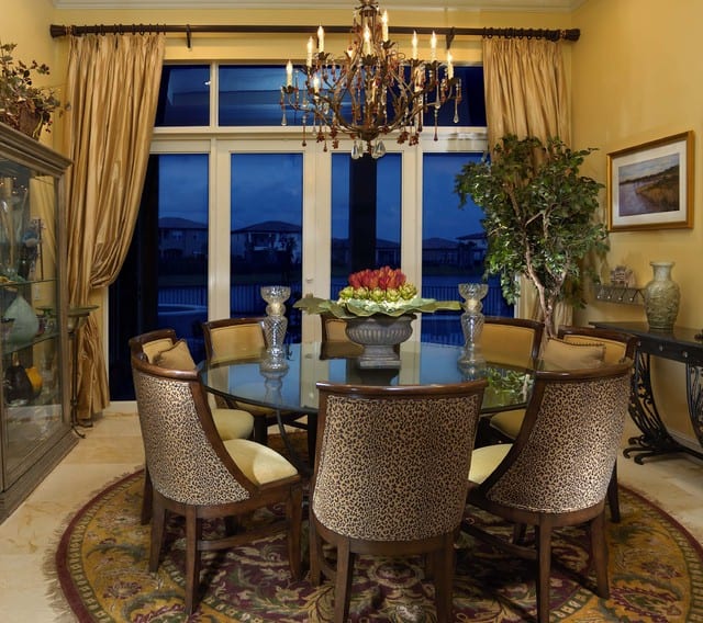 20 Admirable Dining Room Designs With Wooden Circular Tables 10