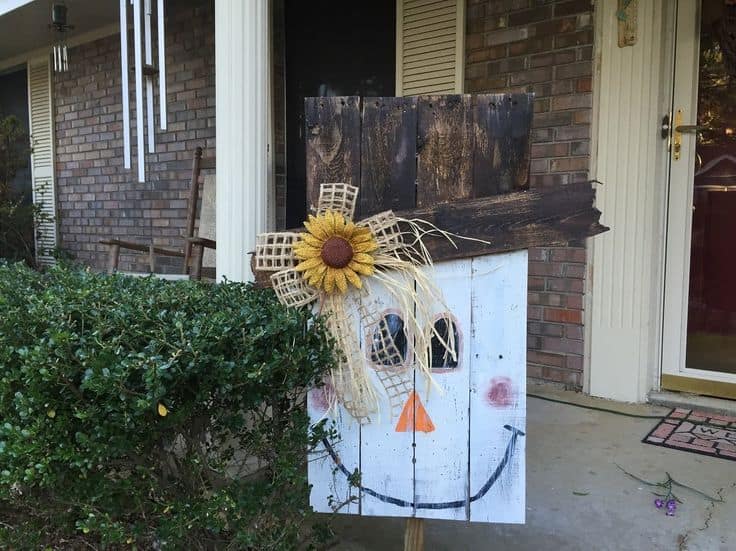 18 Truly Fascinating DIY Halloween Decorations Made Of Reclaimed Wood 13