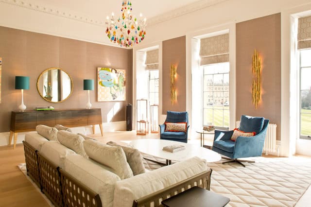 20 Adorable Small Living Room Designs With Traditional Charm 15