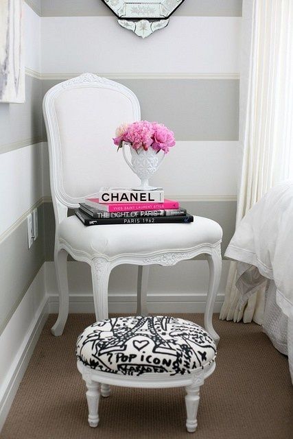15 Stylish Ways To Decorate Your Home With Books