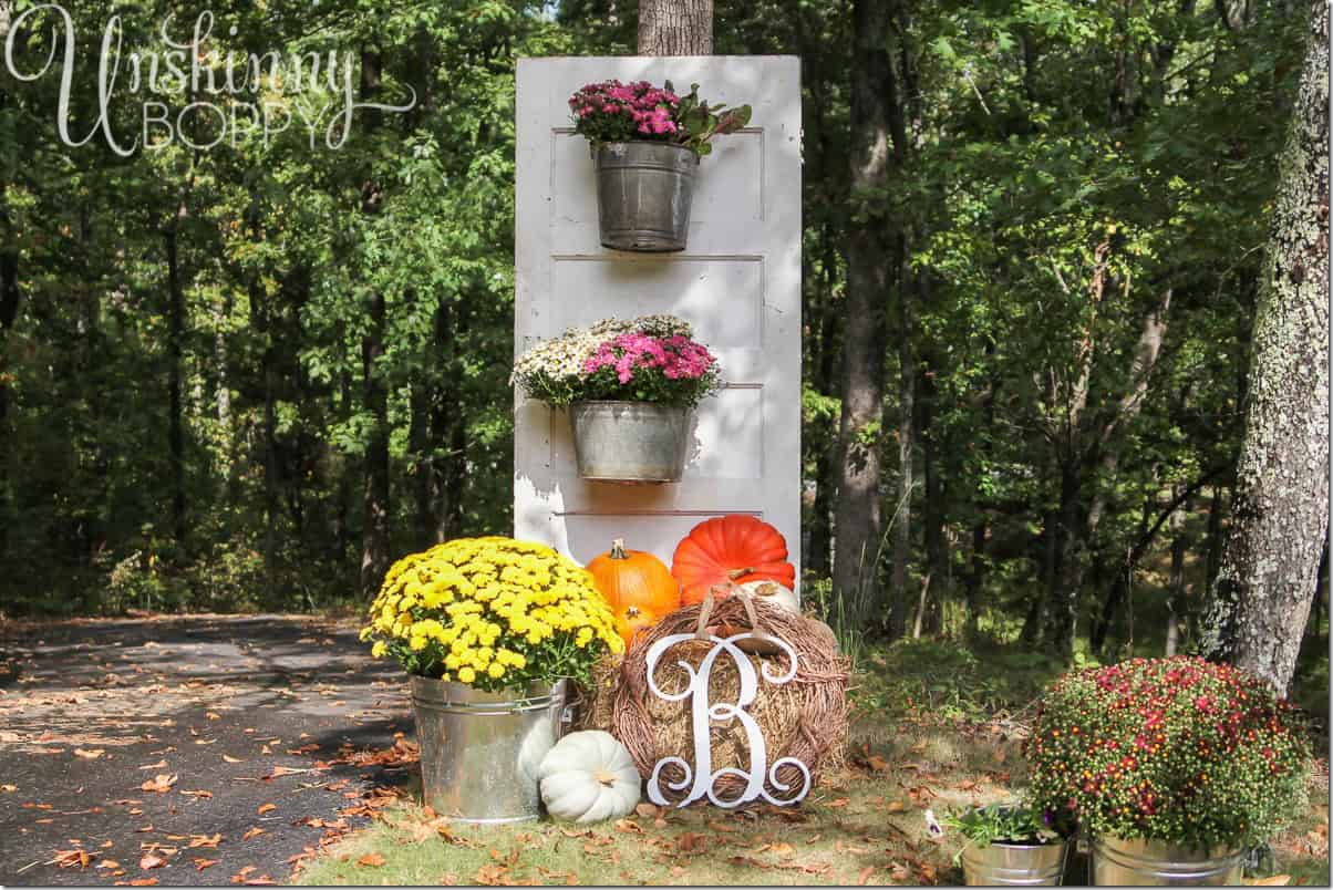 18 Fascinating Outdoor Fall Decorations That You Shouldn't Miss 5