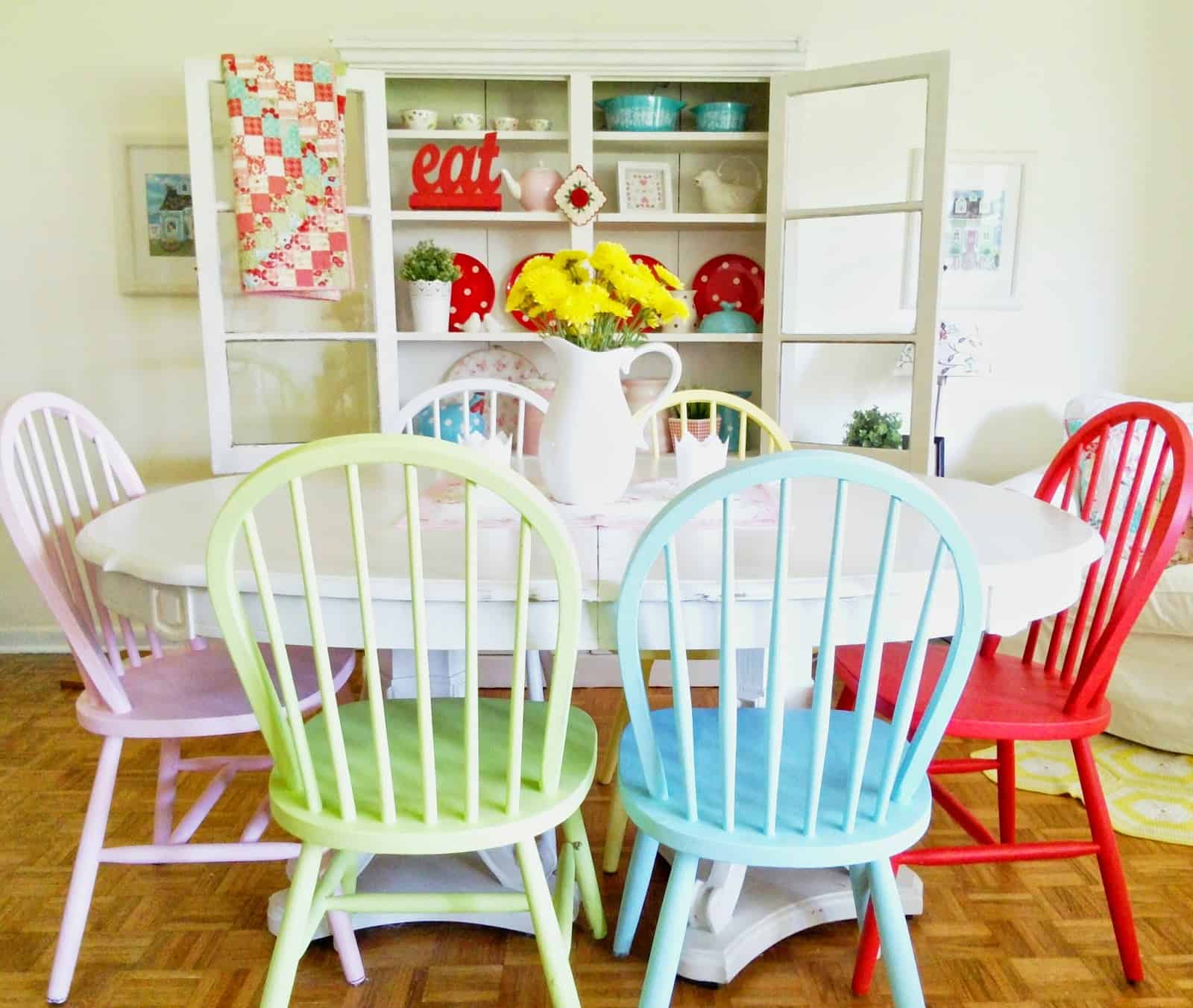 17 Creative Ways To Refresh Your Dining Room With Multicolored Chairs 6
