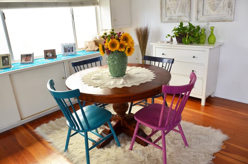 17 Creative Ways To Refresh Your Dining Room With Multicolored Chairs 9