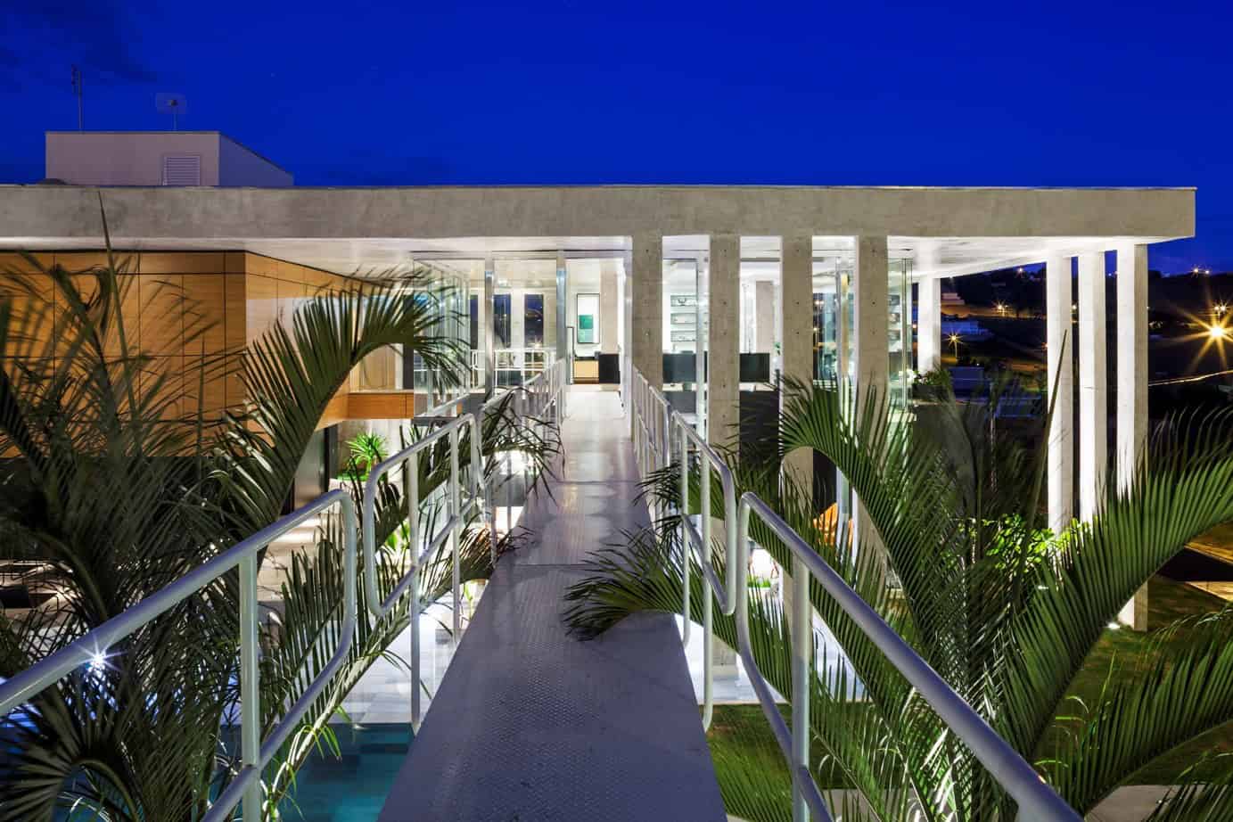 Botucatu House by FGMF Arquitetos in Botucatu, Brazil Botucatu House by FGMF Arquitetos in Botucatu, Brazil (15)