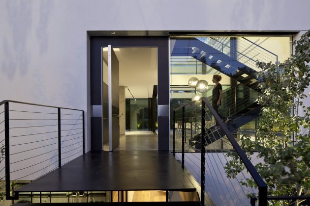 Ramat Gan House 2 by Pitsou Kedem Architects in Ramat Gan, Israel (13)
