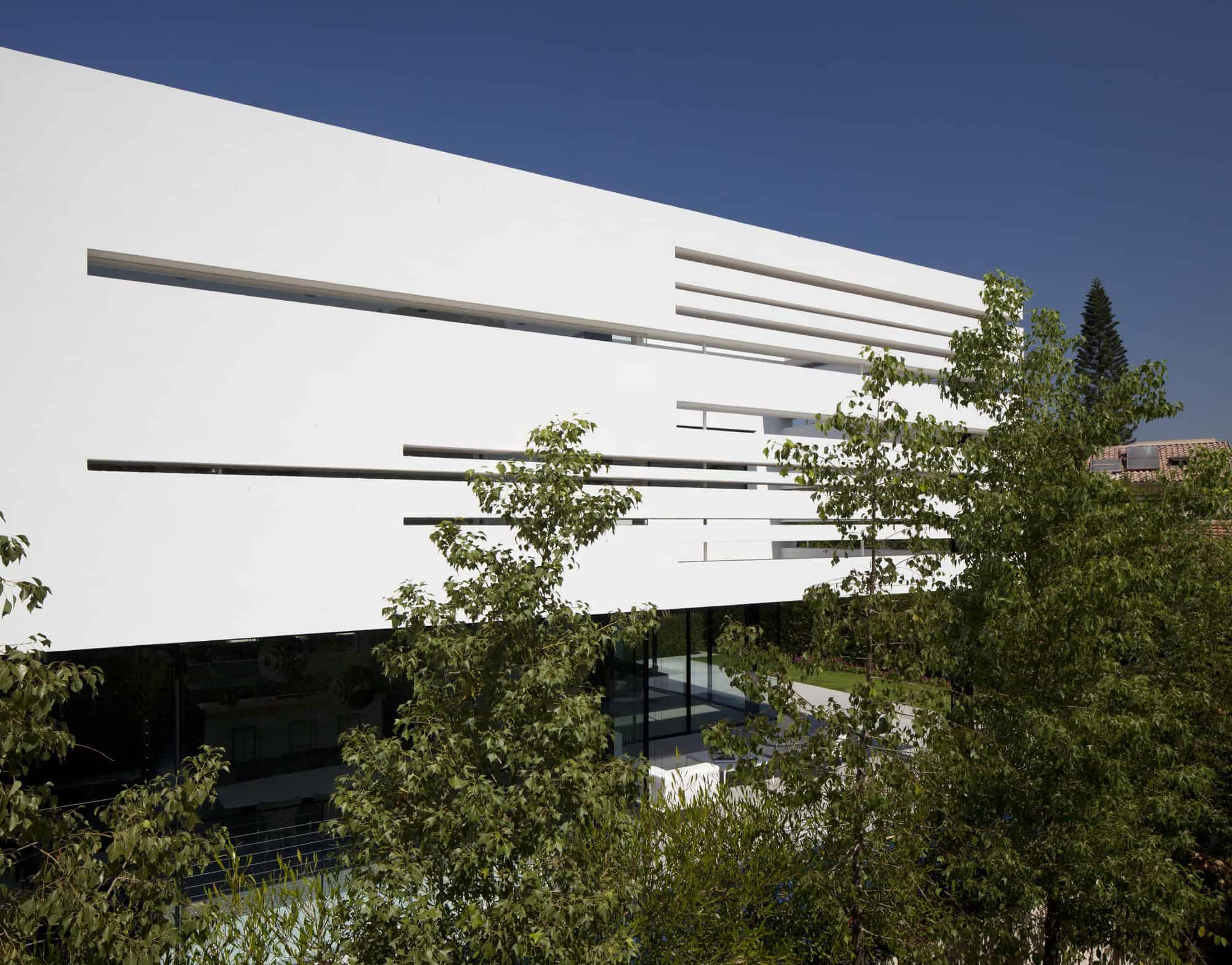 Ramat Gan House 2 by Pitsou Kedem Architects in Ramat Gan, Israel Ramat Gan House 2 by Pitsou Kedem Architects in Ramat Gan, Israel (16)