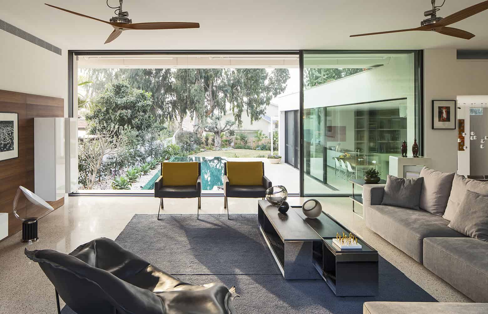 TV House - A Mediterranean Villa by Paz Gersh Architects in Tel Aviv, Israel TV House - A Mediterranean Villa by Paz Gersh Architects in Tel Aviv, Israel (3)