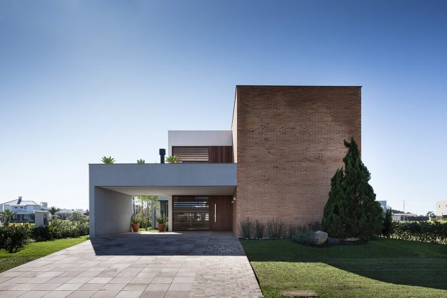 The C26 House by Seferin Arquitetura in Xangri-la, Brazil