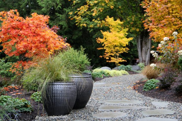 16 Magnificent Autumn Decorating Ideas For Your Backyard