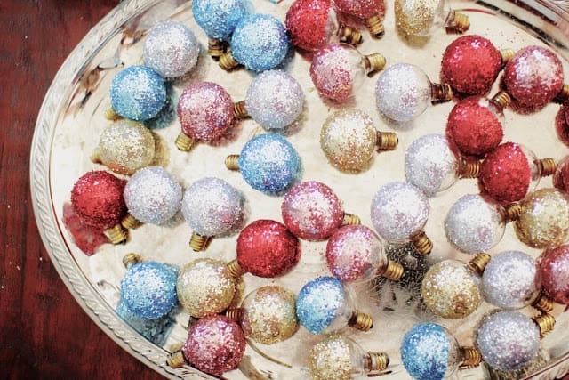 20 Sparkling DIY Glitter Decorations That Will Cheer Up Your Home 11