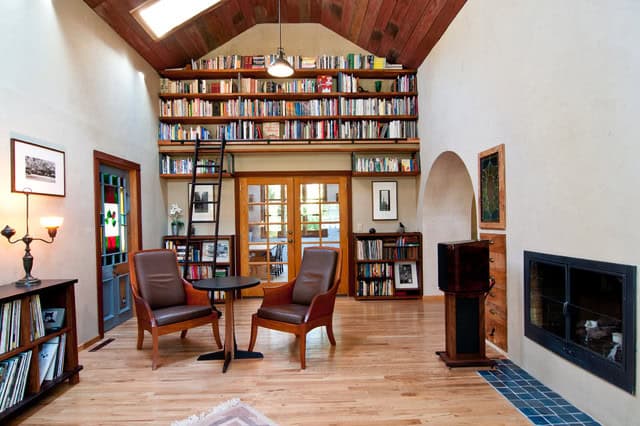 16 Fascinating Living Rooms With Small But Functional Library 13