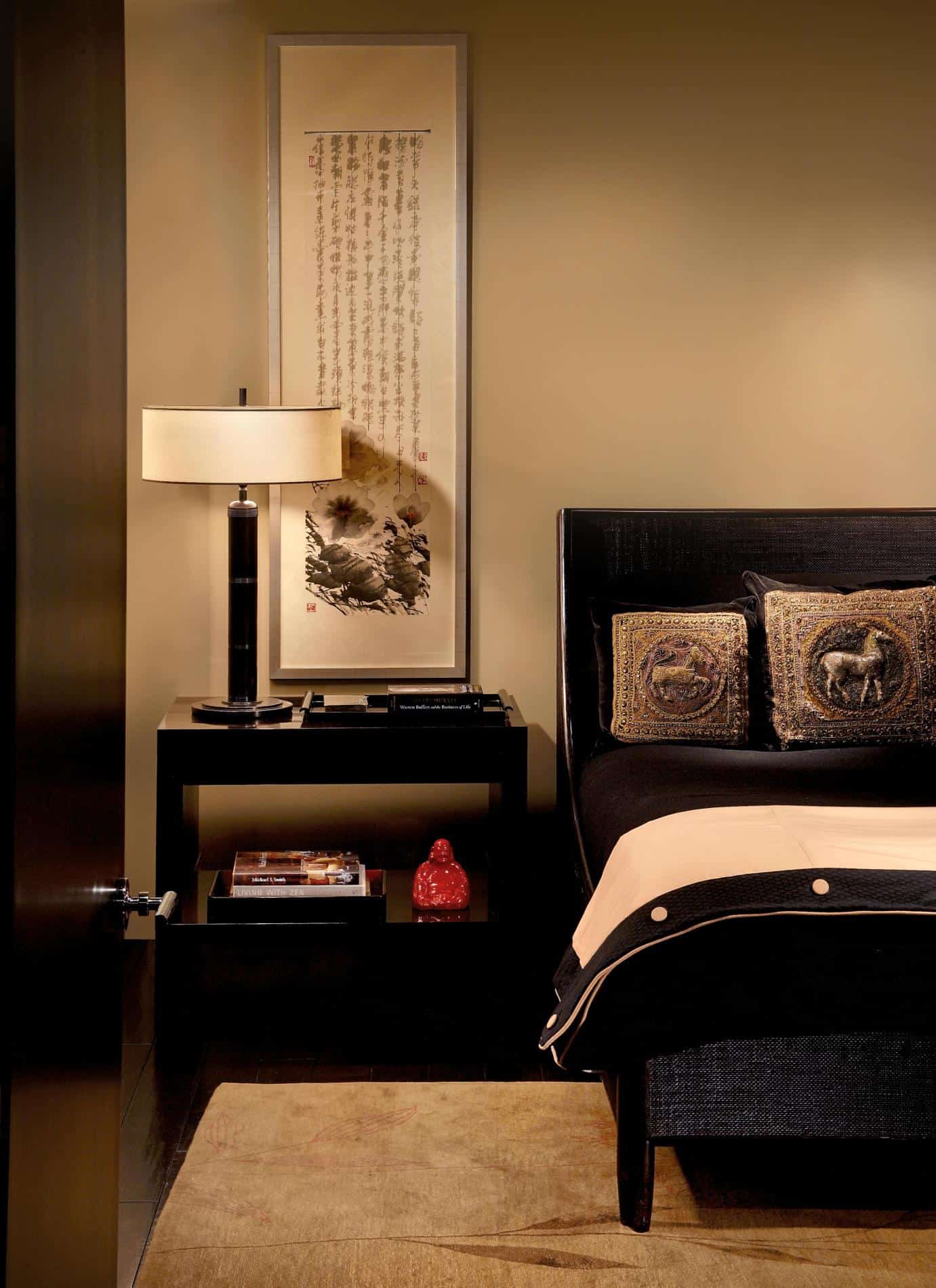 15 Cool Table Lamp Designs To Enhance The Look Of Your Master Bedroom 14