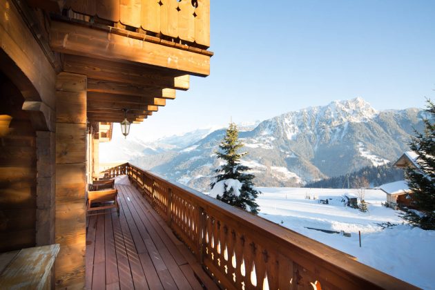 15 Breathtaking Rustic Balcony Designs With Killer Views