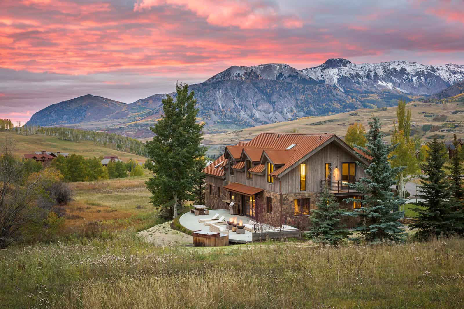 15 Spectacular Rustic Exterior Designs That You Must See