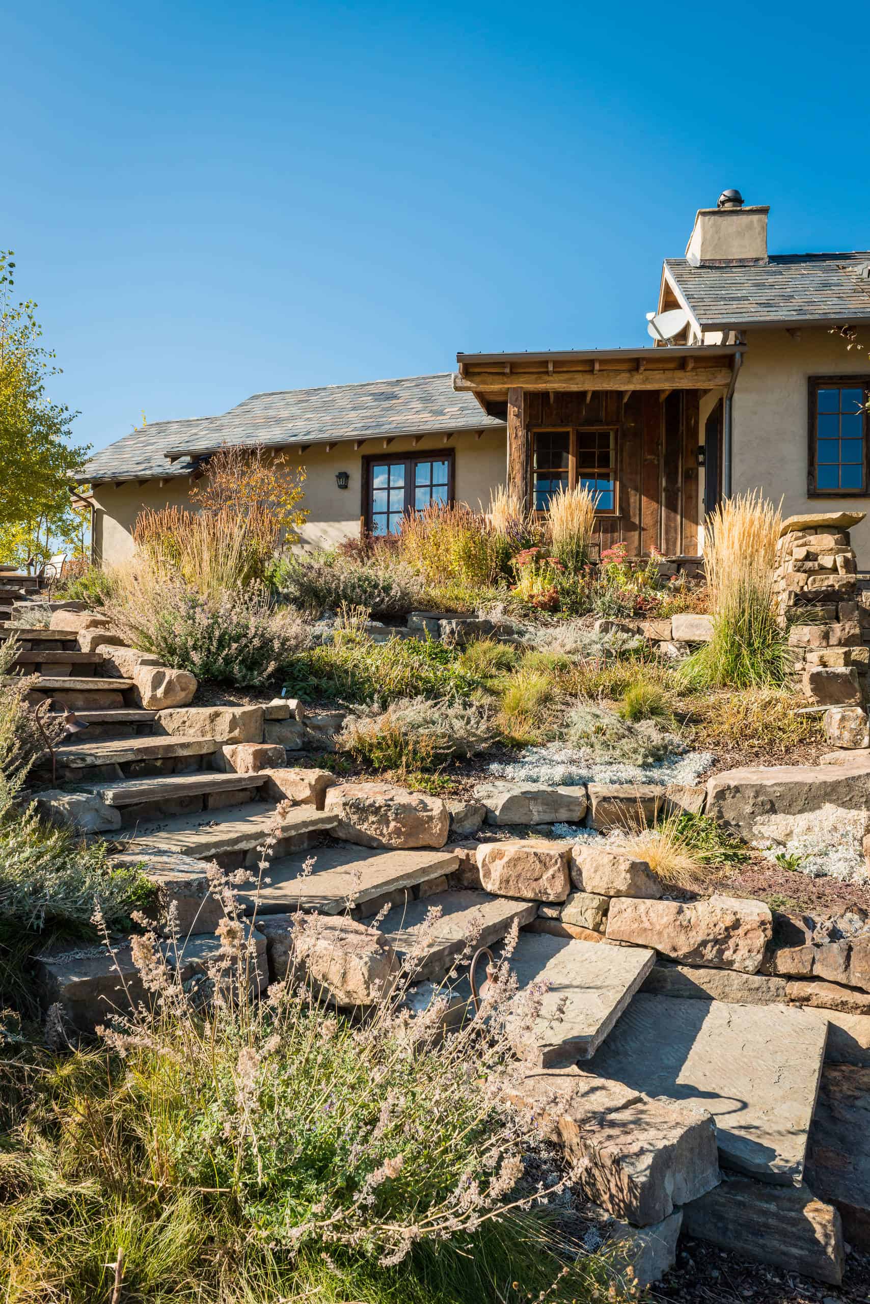 15 Stunning Rustic Landscape Designs That Will Take Your ...