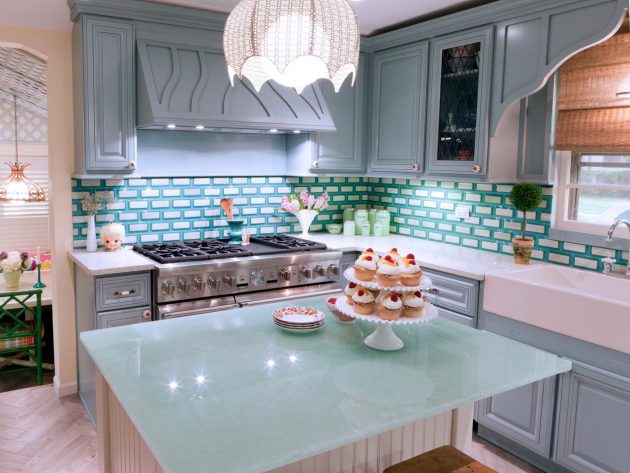 17 Fascinating Kitchen Glass Surfaces That You Every Kitchen Need To Have