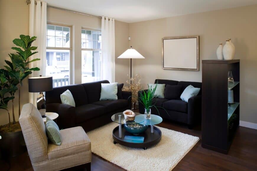 19 Styish Living Room Designs With Bold Black Furniture 17