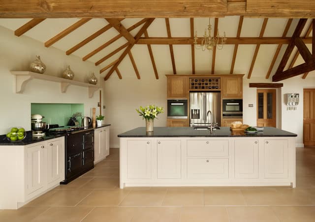 16 Super Functional Attic Kitchens That Will Impress You 2