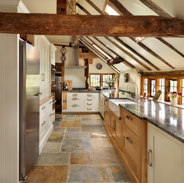 16 Super Functional Attic Kitchens That Will Impress You 4