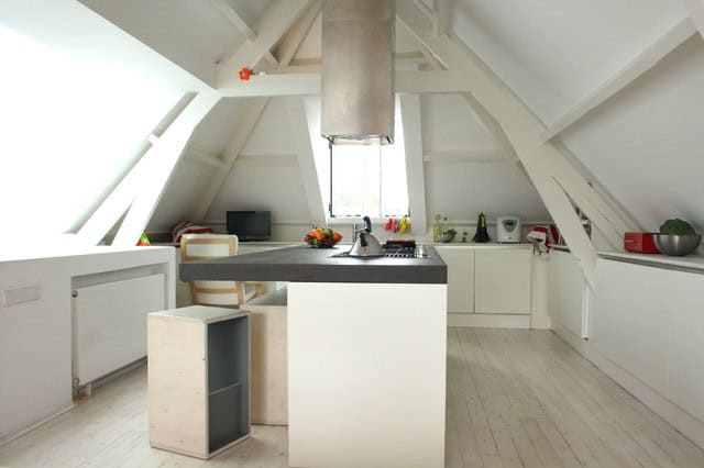 16 Super Functional Attic Kitchens That Will Impress You 5