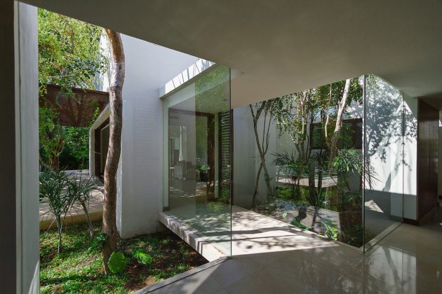 Aldea House by Seijo Peon Arquitectos y Asociados in Merida, Mexico