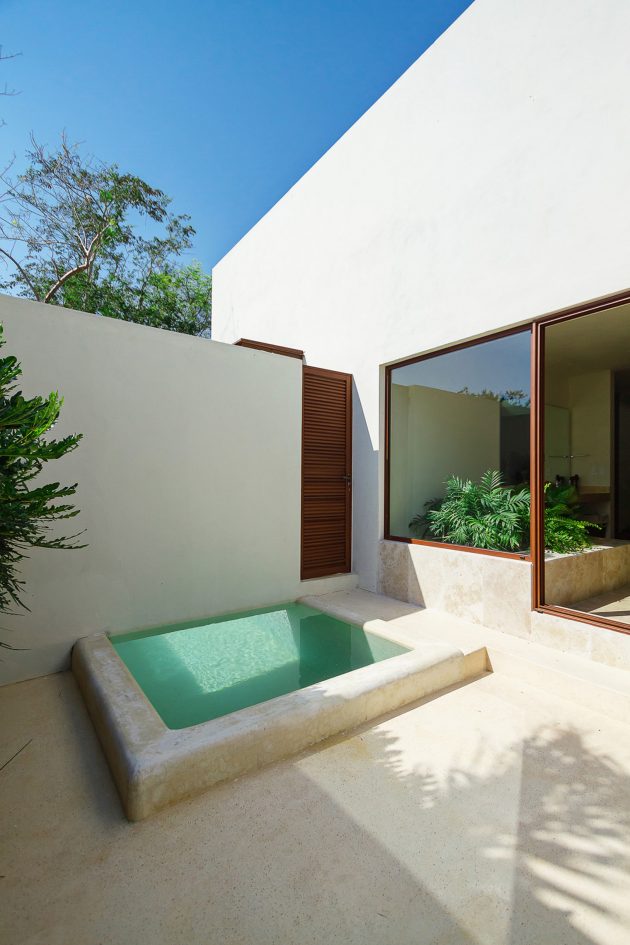 Aldea House by Seijo Peon Arquitectos y Asociados in Merida, Mexico