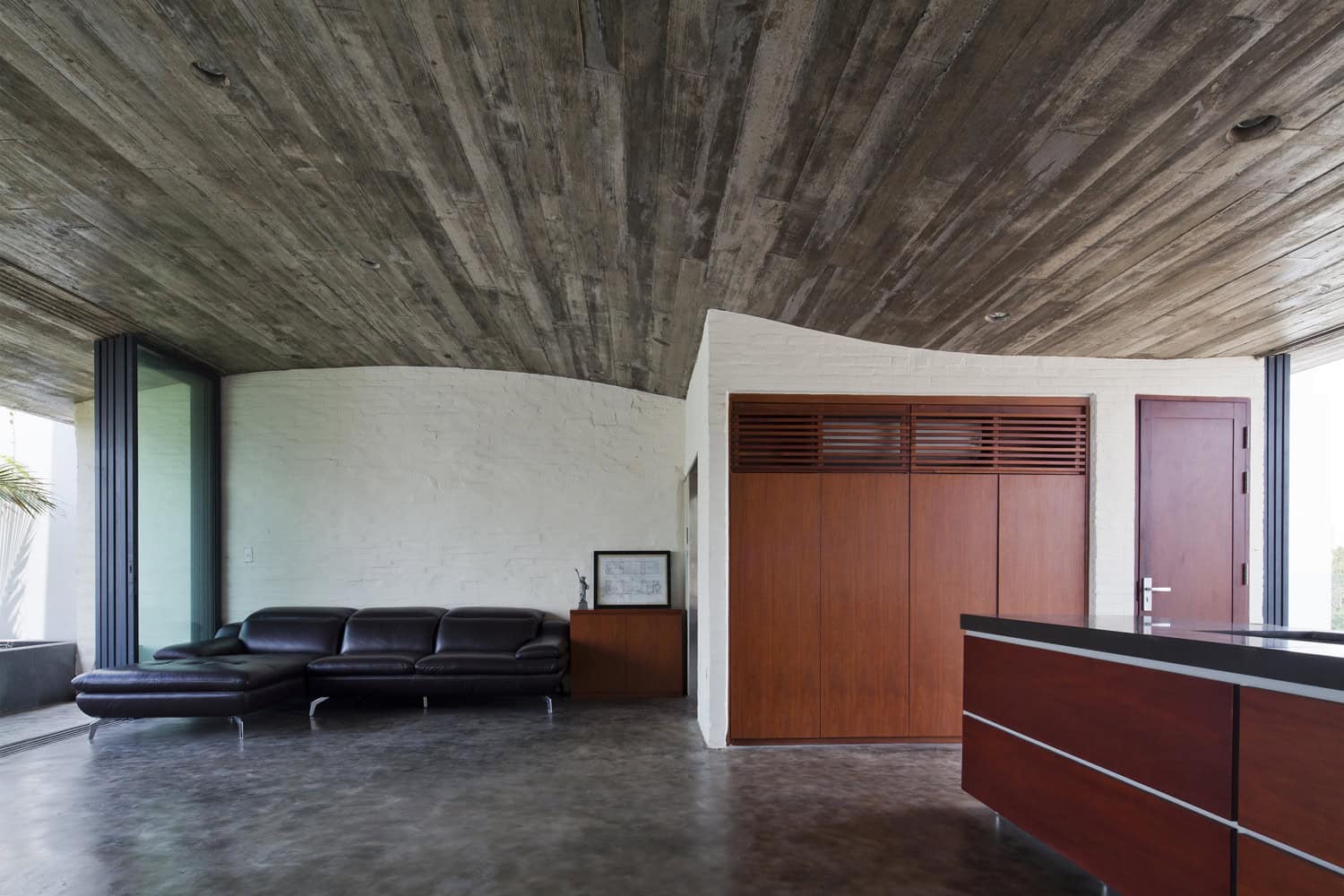 Binh Thanh House by Vo Trong Nghia Architects + NISHIZAWAARCHITECTS in Vietnam binh-thanh-house-by-vo-trong-nghia-architects-nishizawaarchitects-in-vietnam-10