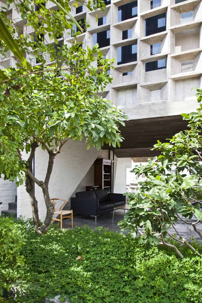 Binh Thanh House by Vo Trong Nghia Architects + NISHIZAWAARCHITECTS in Vietnam binh-thanh-house-by-vo-trong-nghia-architects-nishizawaarchitects-in-vietnam-7