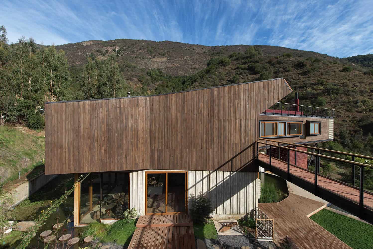 El Maqui House by GITC Arquitectura in Quebrada el Maqui, Chile el-maqui-house-by-gitc-arquitectura-in-quebrada-el-maqui-chile-11