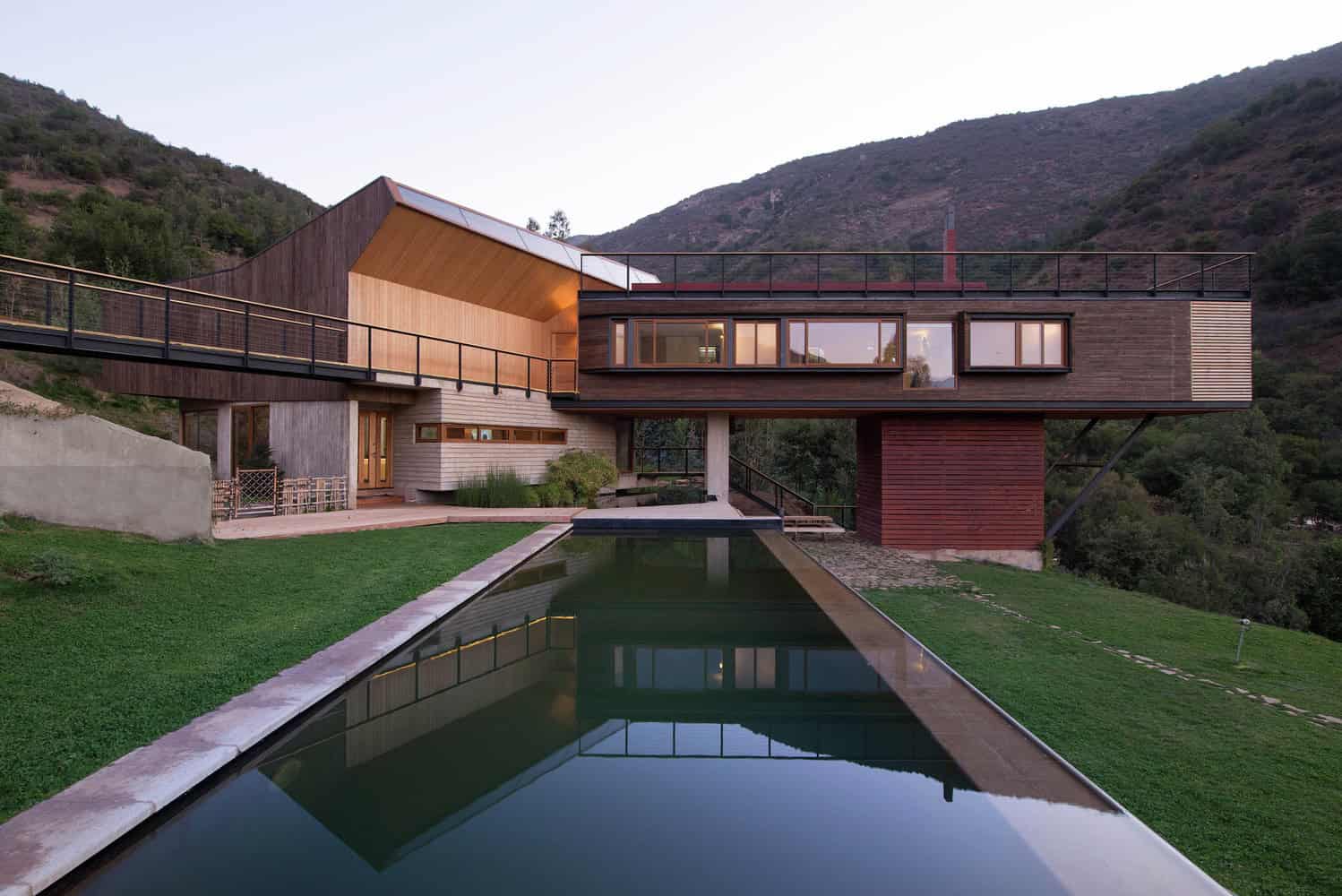 El Maqui House by GITC Arquitectura in Quebrada el Maqui, Chile el-maqui-house-by-gitc-arquitectura-in-quebrada-el-maqui-chile-13