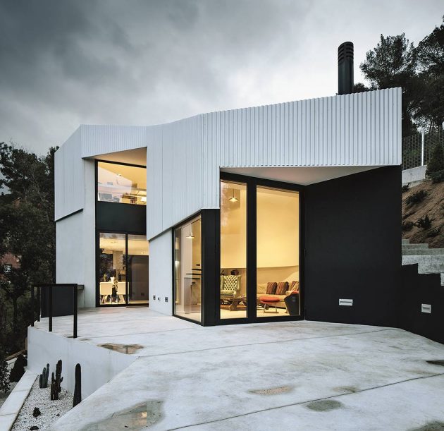 House AT by MIRAG Arquitectura i Gestió in L’Ametlla del Vallès, Spain