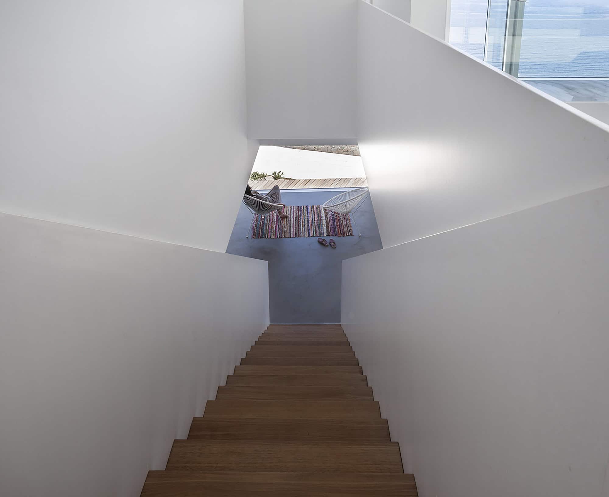 Sunflower House by Cadaval & Solà-Morales in Girona, Spain sunflower-house-by-cadaval-sola-morales-in-girona-spain-14