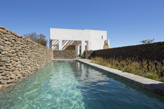 Swartberg House by Openstudio Architects in the Great Karoo, South Africa