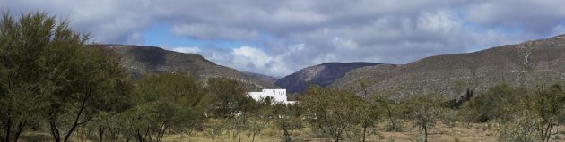 swartberg-house-by-openstudio-architects-in-the-great-karoo-south-africa-11