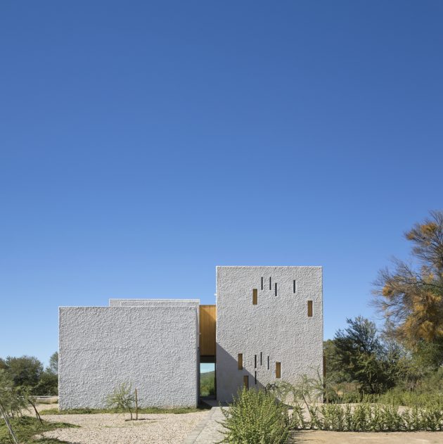 swartberg-house-by-openstudio-architects-in-the-great-karoo-south-africa-14