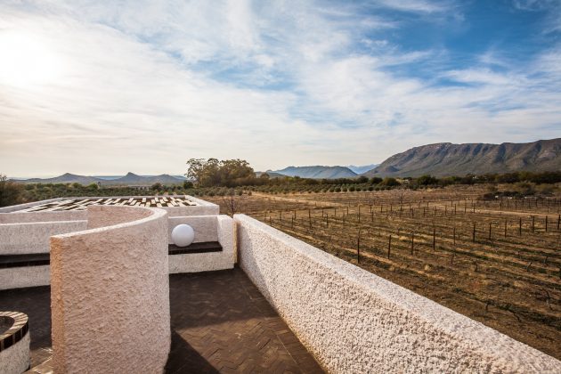 Swartberg House by Openstudio Architects in the Great Karoo, South Africa