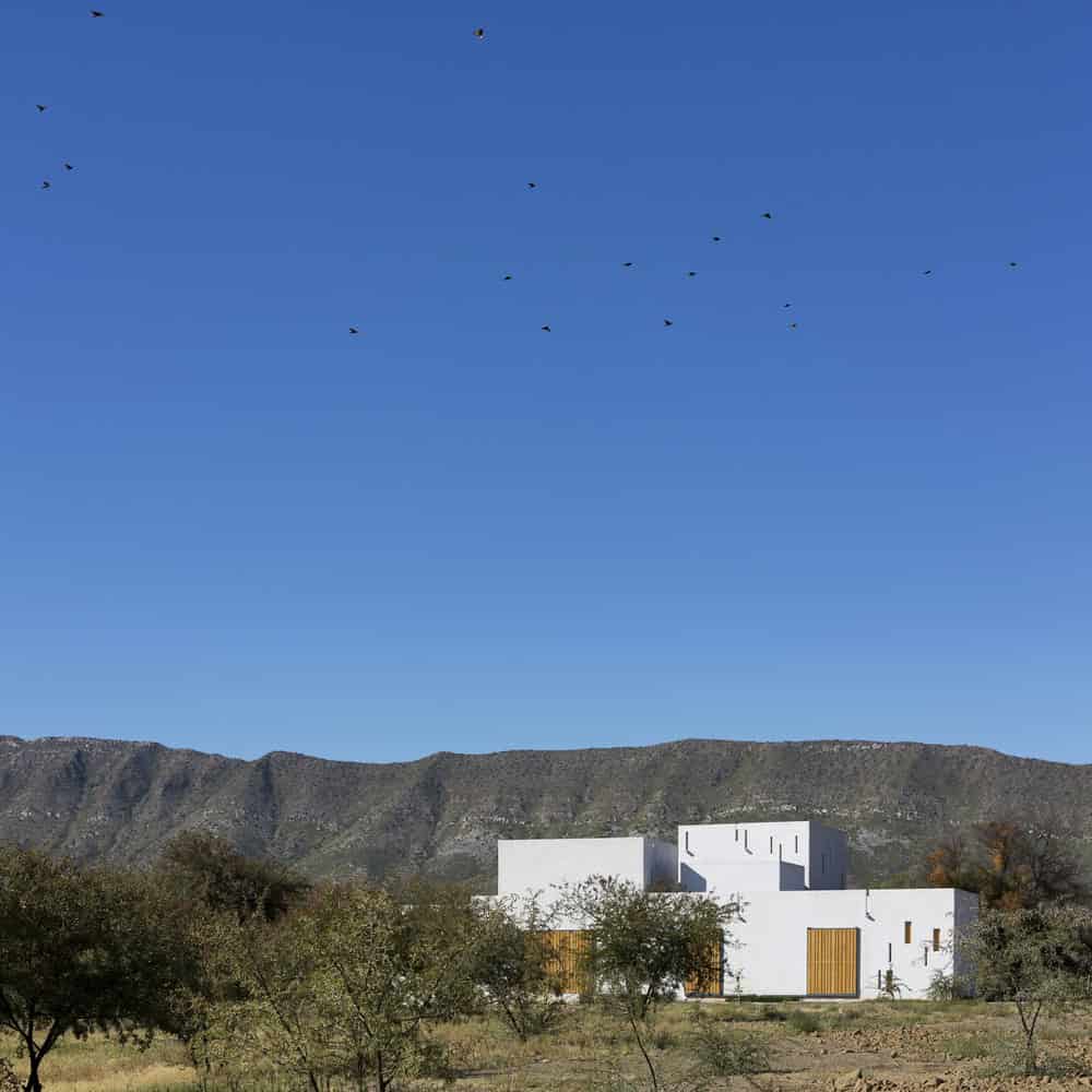 Swartberg House by Openstudio Architects in the Great Karoo, South Africa swartberg-house-by-openstudio-architects-in-the-great-karoo-south-africa-17