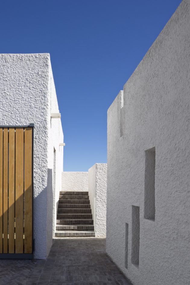 Swartberg House by Openstudio Architects in the Great Karoo, South Africa