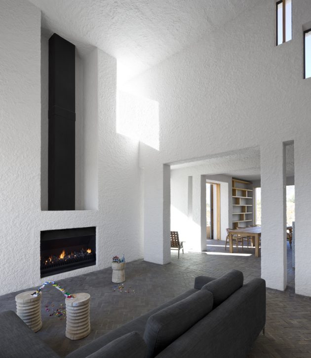 Swartberg House by Openstudio Architects in the Great Karoo, South Africa