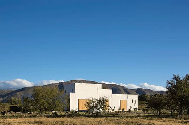 Swartberg House by Openstudio Architects in the Great Karoo, South Africa