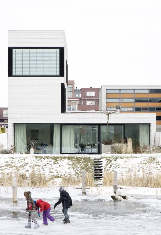 Urban Villa by Pasel.Kuenzel Architects in Amsterdam, The Netherlands