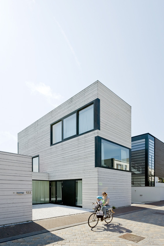urban-villa-by-pasel-kuenzel-architects-in-amsterdam-the-netherlands-5