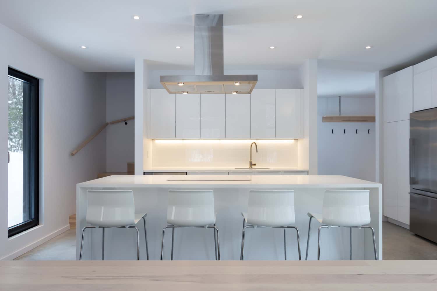 villa-boreale-by-cargo-architecture-in-charlevoix-canada-4