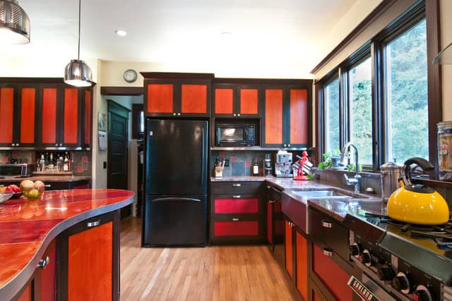 20 Extravagant Examples Of Colorful Kitchens That Will Delight You 1