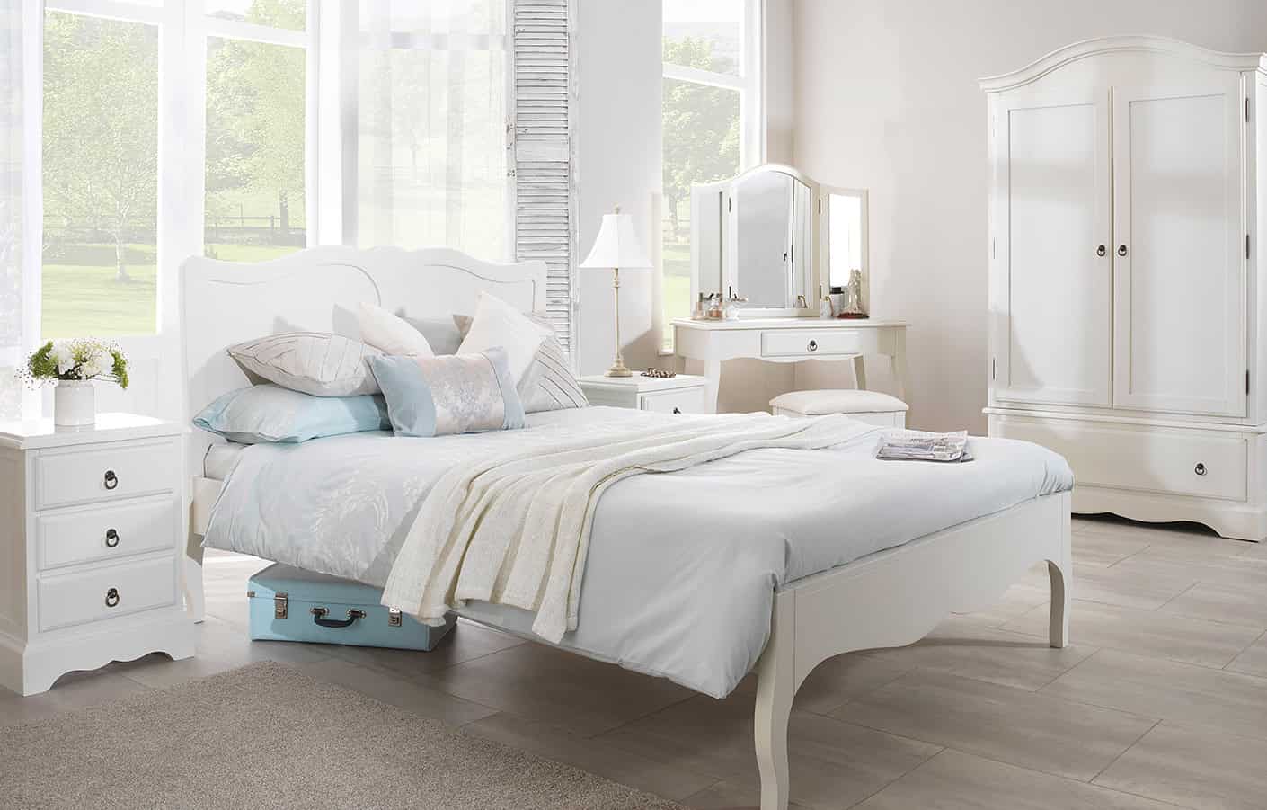 18 Excellent Bedroom Designs With White Furniture That Will Impress You 1