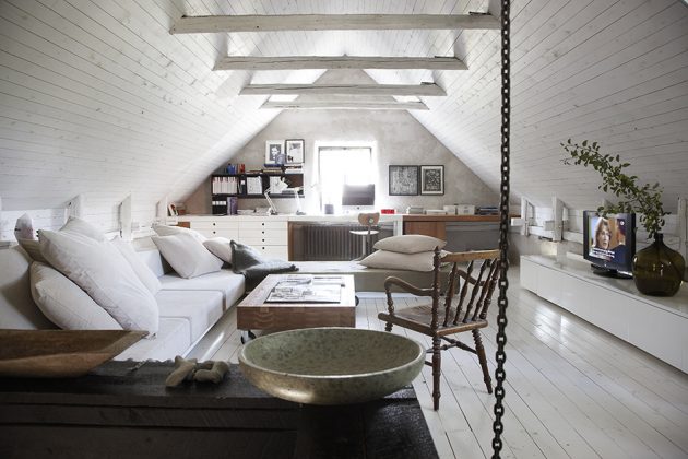 18 Gorgeous Attic Living Room Designs That Everyone Need To See