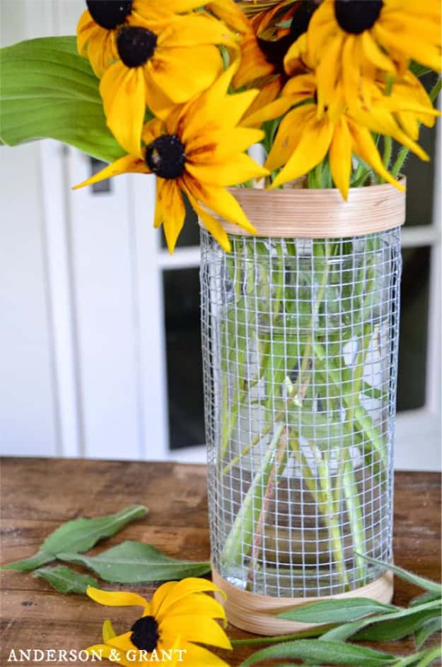 Hardware Cloth Vase Source