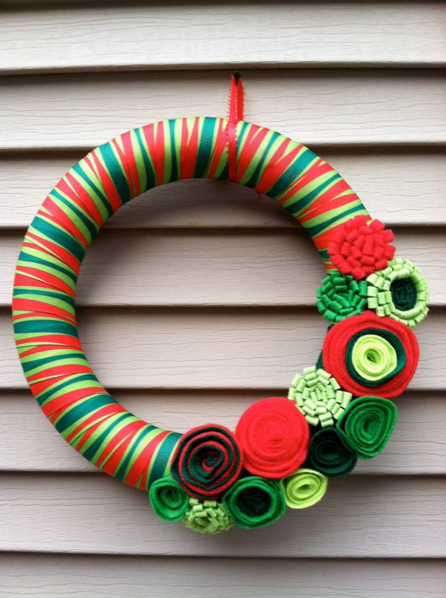 15 Whimsical Handmade Christmas Wreath Designs For Your Front Door